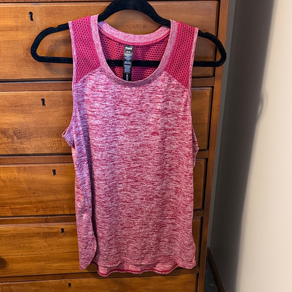 Women's Sleeveless Tank Tops